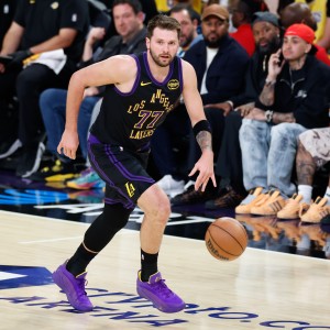 leyu公司-东契奇成为本赛季第13位单场50+球员 约基奇2次&amp;掘金3人均为最多